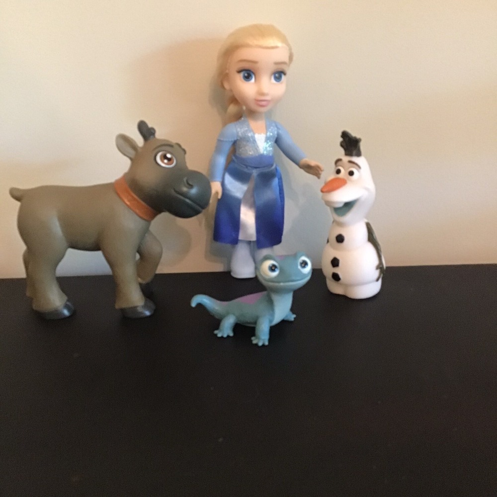 Hasbro Disney Frozen 2 Lot Of 4 Figures Anna, Elsa, Sven, Olaf Adventure Series